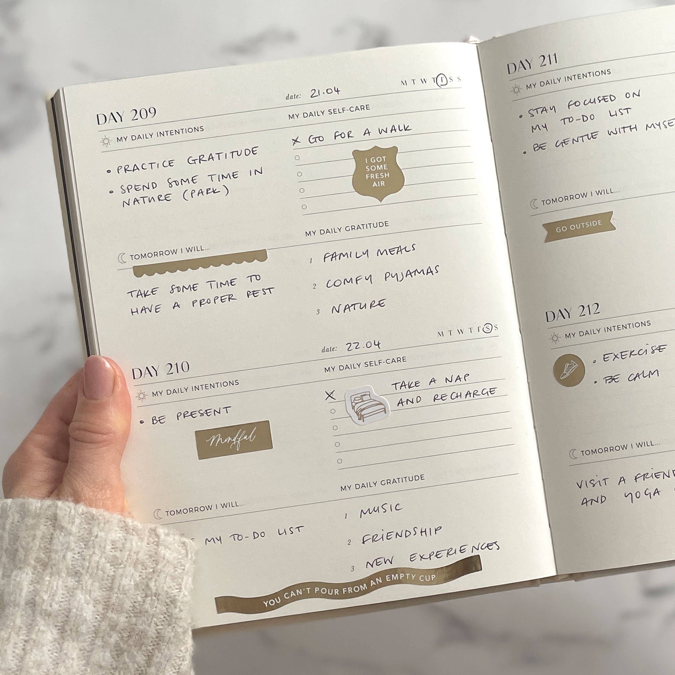 My Daily Self-Care - Gratitude& Reflection journal - Black